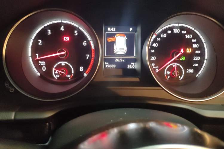 Used Volkswagen Scirocco 2015 2.0 TSI Luxury Edition Odometer Close Up