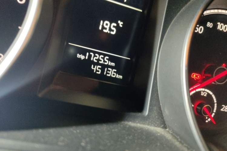 Used Volkswagen Scirocco 2015 1.4TSI Fashion Edition Odometer Close Up