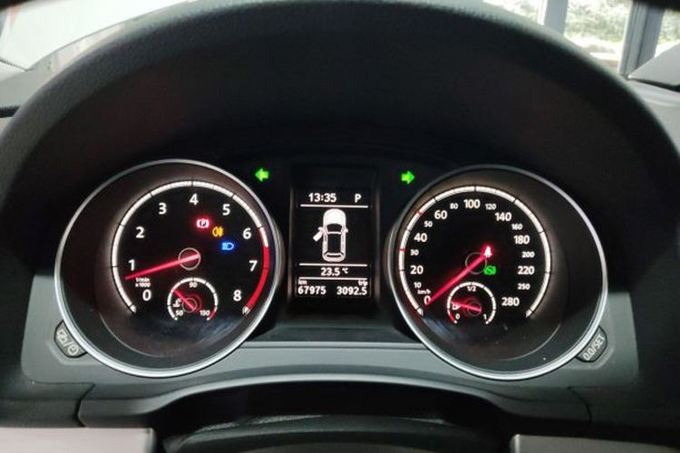 Used Volkswagen Scirocco 2015 1.4TSI Comfort Edition Odometer Close Up