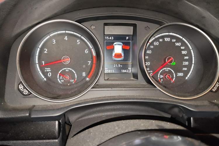 Used Volkswagen Scirocco 2015 2.0 TSI Luxury Edition Odometer Close Up