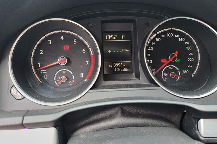 Used Volkswagen Scirocco 2015 1.4TSI Fashion Edition Odometer Close Up