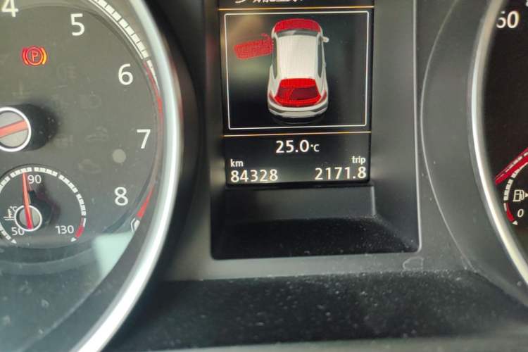 Used Volkswagen Scirocco 2015 2.0 TSI Luxury Edition Odometer Close Up