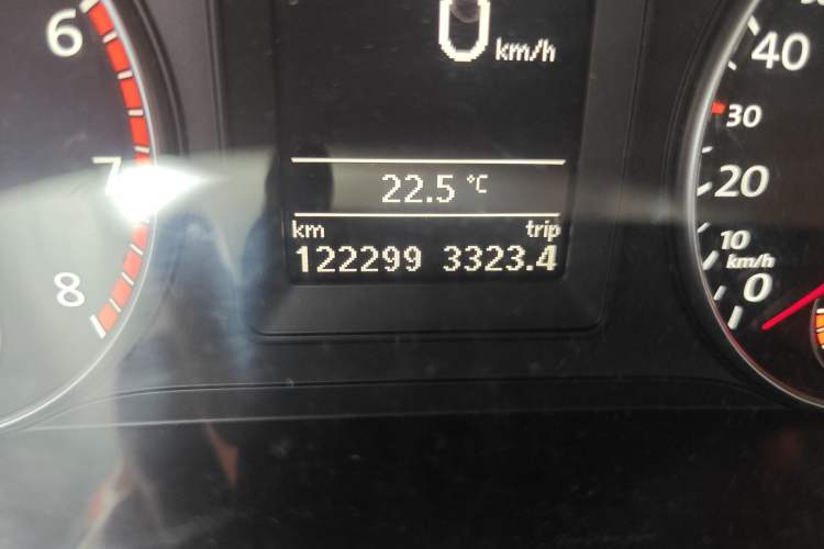 Used Volkswagen Scirocco 2015 1.4TSI Fashion Edition Odometer Close Up