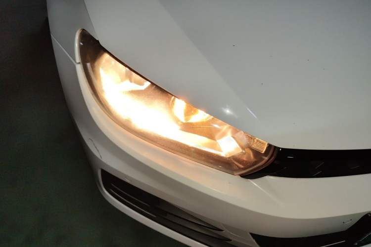 Used Volkswagen Scirocco 2015 1.4TSI Fashion Edition Right Front Headlight