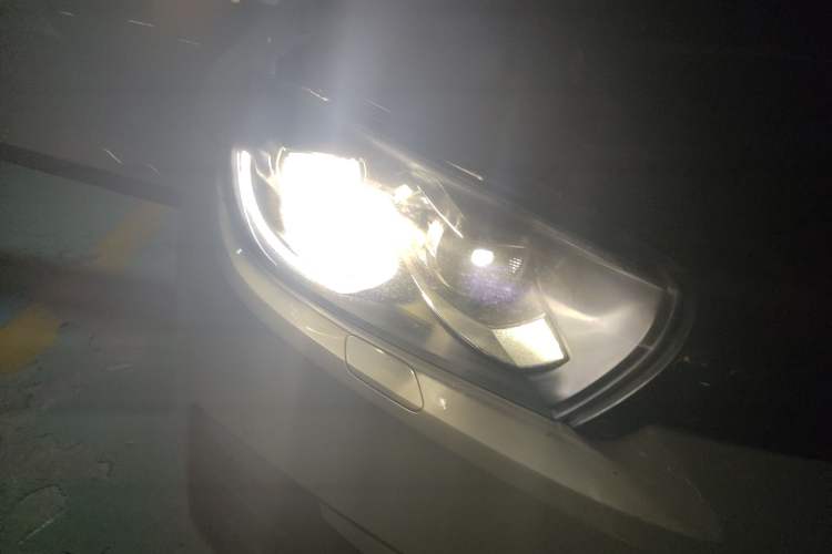 Used Volkswagen Scirocco 2015 2.0 TSI Luxury Edition Right Front Headlight