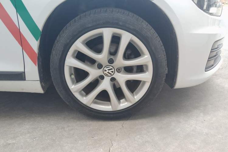 Used Volkswagen Scirocco 2015 1.4TSI Fashion Edition Right Front Wheel Hub