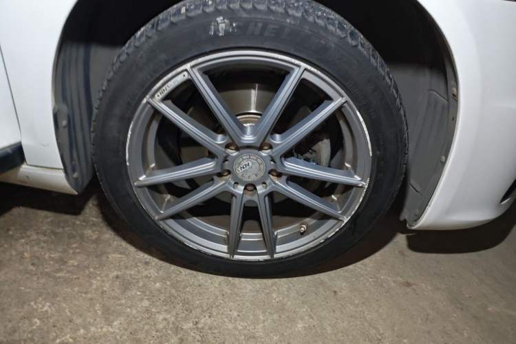 Used Volkswagen Scirocco 2015 1.4TSI Comfort Edition Right Front Wheel Hub