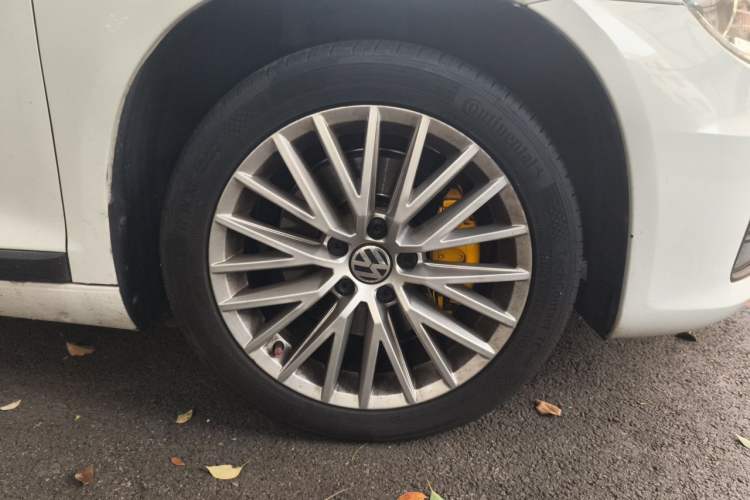 Used Volkswagen Scirocco 2015 2.0 TSI Luxury Edition Right Front Wheel Hub