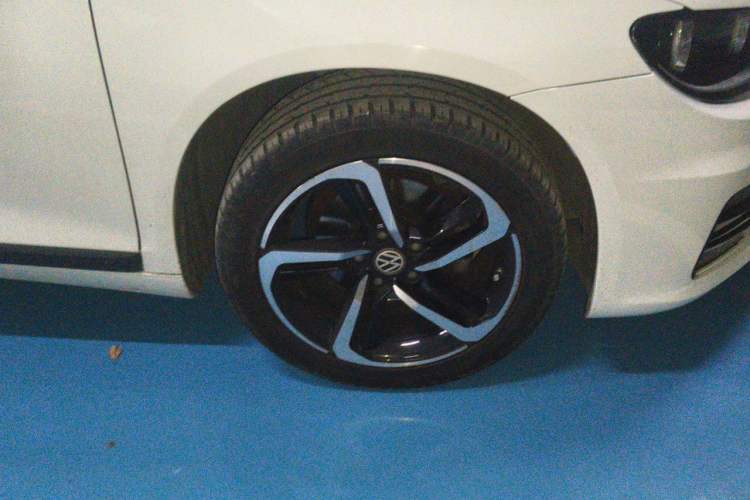 Used Volkswagen Scirocco 2015 1.4TSI Fashion Edition Right Front Wheel Hub