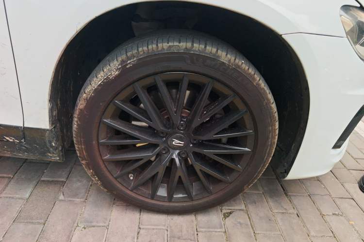 Used Volkswagen Scirocco 2015 2.0 TSI Luxury Edition Right Front Wheel Hub