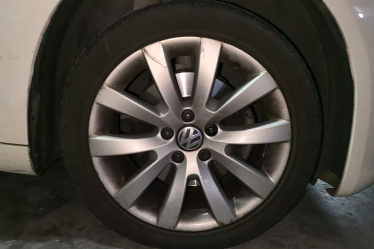 Used Volkswagen Scirocco 2015 1.4TSI Comfort Edition Right Front Wheel Hub