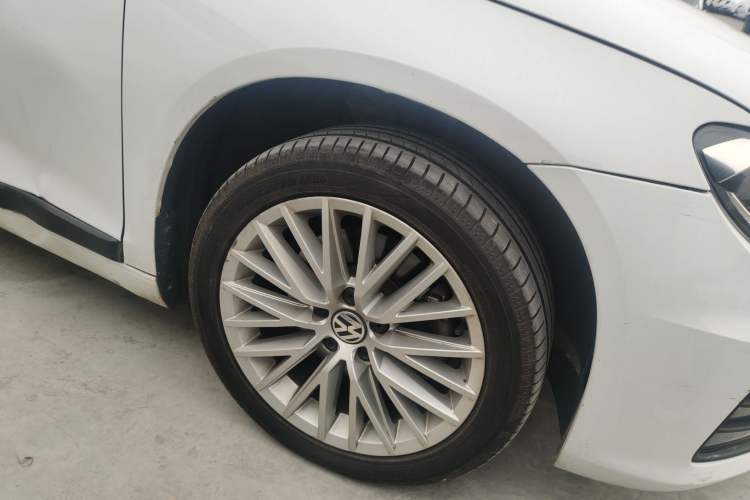 Used Volkswagen Scirocco 2015 2.0 TSI Luxury Edition Right Front Wheel Hub