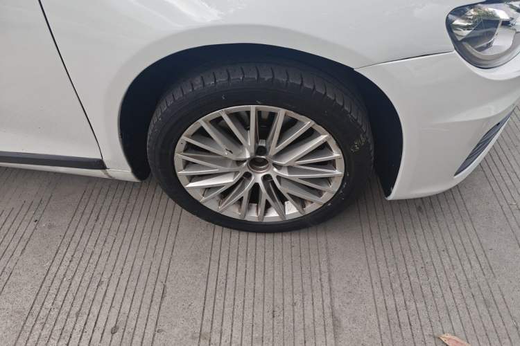 Used Volkswagen Scirocco 2015 2.0 TSI Luxury Edition Right Front Wheel Hub