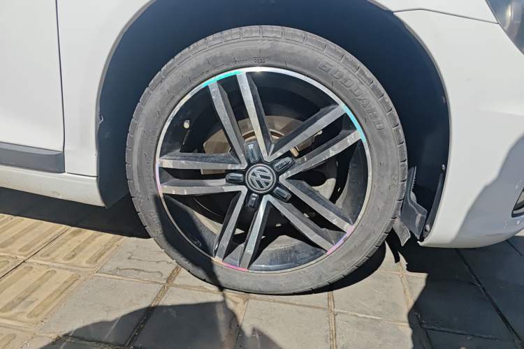 Used Volkswagen Scirocco 2015 1.4TSI Comfort Edition Right Front Wheel Hub