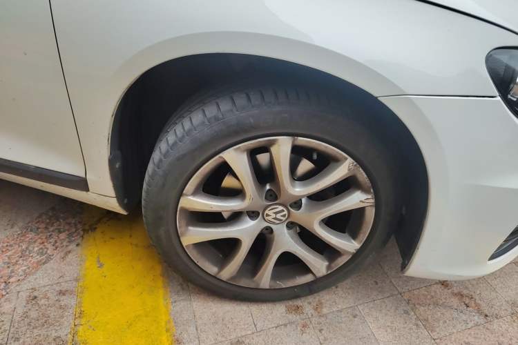 Used Volkswagen Scirocco 2015 1.4TSI Fashion Edition Right Front Wheel Hub