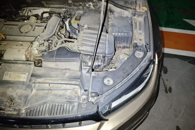 Used Volkswagen Scirocco 2015 1.4TSI Fashion Edition Engine Bay Left