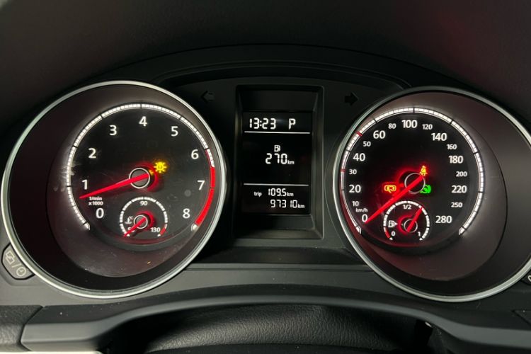 Used Volkswagen Scirocco 2015 1.4TSI Fashion Edition Odometer Close Up