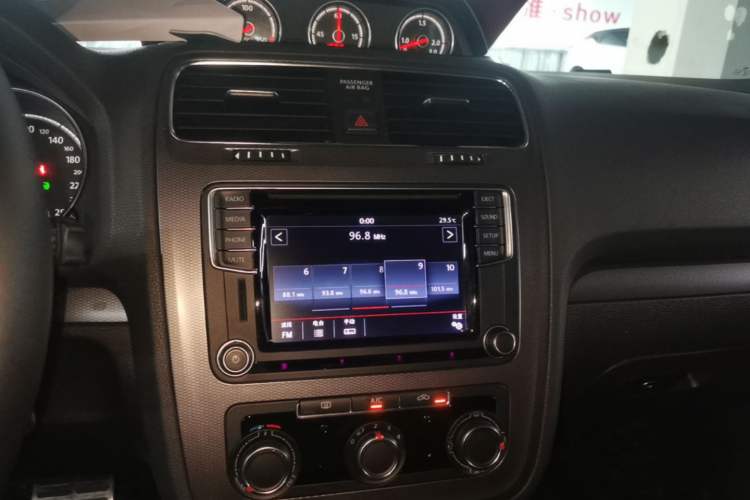 Used Volkswagen Scirocco 2016 1.4TSI Club Edition Audio And AC Panel