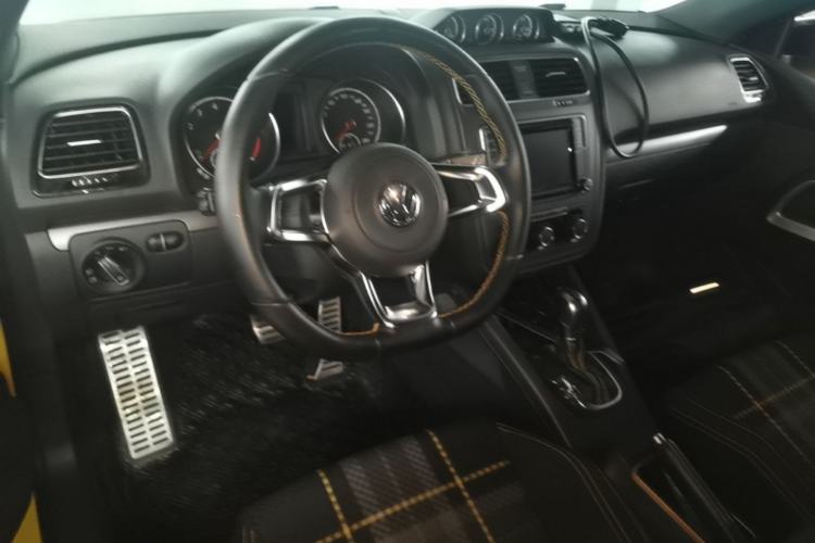 Used Volkswagen Scirocco 2016 1.4TSI Club Edition Center Console