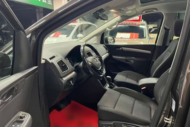 Used Volkswagen Sharan 2018 380TSI Comfort Edition 7-Seater Interior 1