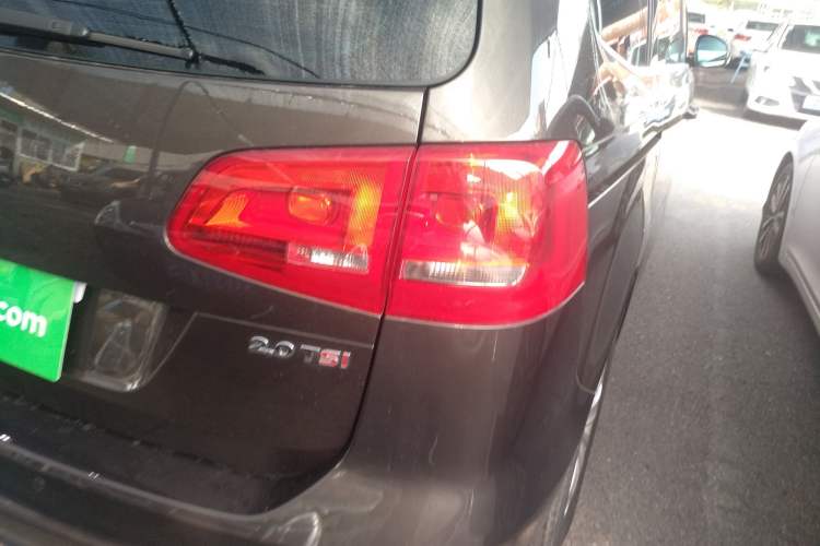 Used Volkswagen Sharan 2014 2.0 TSI Standard Model Right Rear Taillight