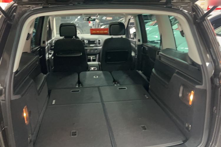 Used Volkswagen Sharan 2018 380TSI Comfort Edition 7-Seater Trunk
