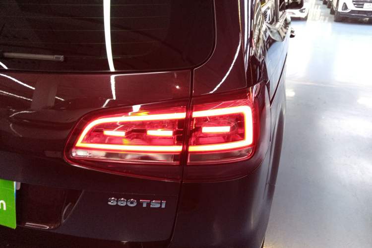 Used Volkswagen Sharan 2018 Revised Version 380TSI Comfort Edition 7-Seater Right Rear Taillight
