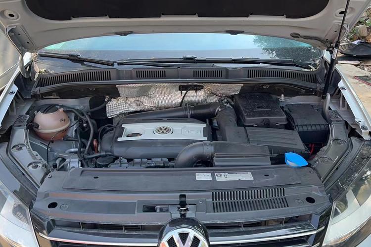 Used Volkswagen Sharan 2012 2.0 TSI Standard Version Euro IV Engine Bay