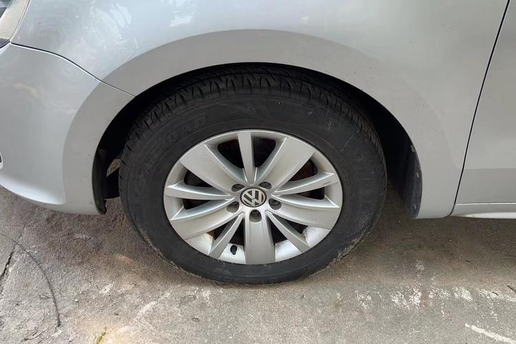 Used Volkswagen Sharan 2012 2.0 TSI Standard Version Euro IV Left Front Wheel Hub