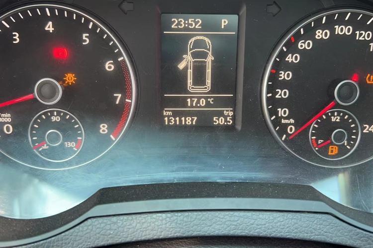 Used Volkswagen Sharan 2012 2.0 TSI Standard Version Euro IV Odometer Close Up