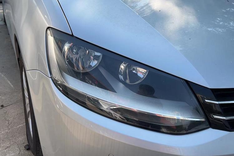 Used Volkswagen Sharan 2012 2.0 TSI Standard Version Euro IV Right Front Headlight