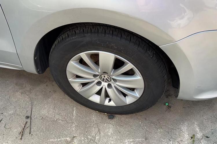 Used Volkswagen Sharan 2012 2.0 TSI Standard Version Euro IV Right Front Wheel Hub