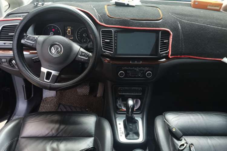 Used Volkswagen Sharan 2012 2.0 TSI Luxury Version Euro IV Center Console