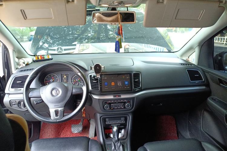 Used Volkswagen Sharan 2012 2.0 TSI Standard Version Euro IV Center Console