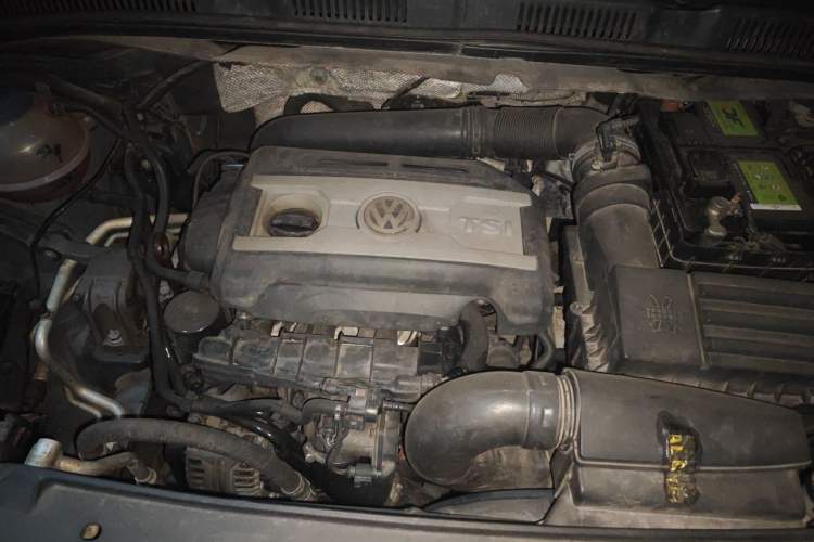 Used Volkswagen Sharan 2012 2.0 TSI Standard Version Euro IV Engine Bay