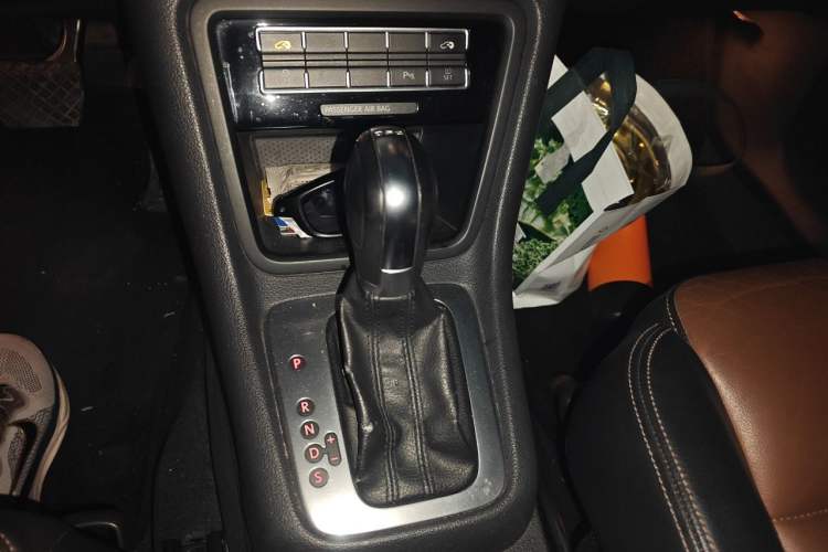 Used Volkswagen Sharan 2012 2.0 TSI Comfort Edition Euro IV Gear Lever
