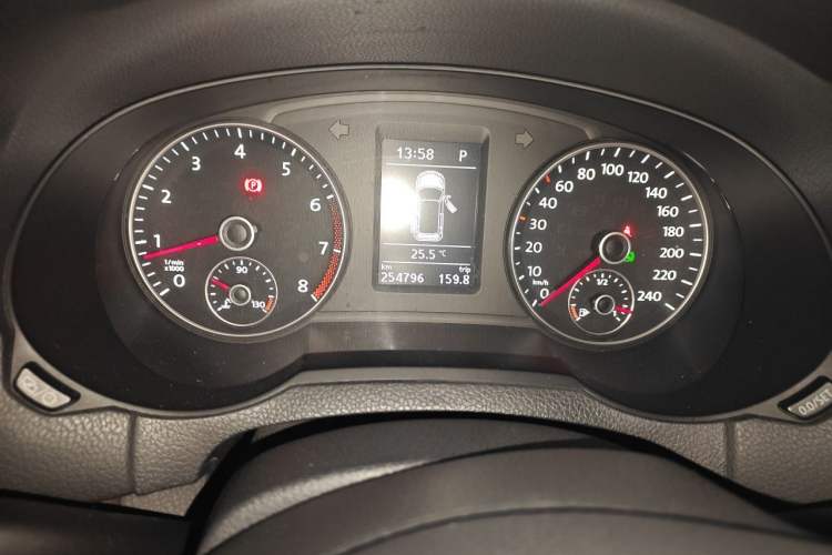 Used Volkswagen Sharan 2012 2.0 TSI Comfort Edition Euro IV Instrument Cluster