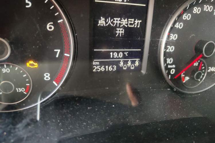 Used Volkswagen Sharan 2012 2.0 TSI Luxury Version Euro IV Odometer Close Up