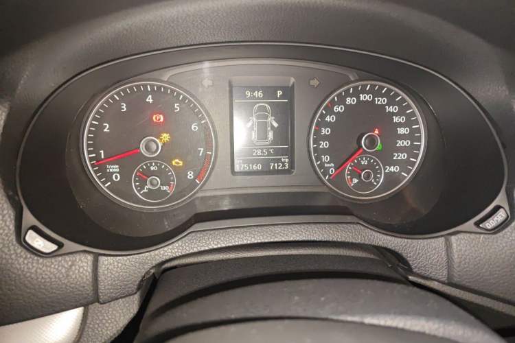 Used Volkswagen Sharan 2012 2.0 TSI Standard Version Euro IV Odometer Close Up