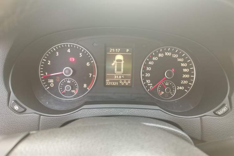 Used Volkswagen Sharan 2012 2.0 TSI Luxury Version Euro IV Odometer Close Up