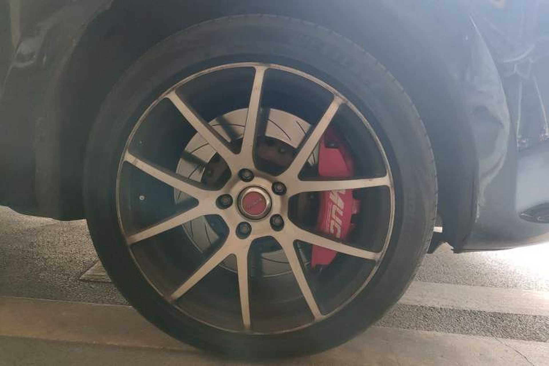 Used Volkswagen Sharan 2012 2.0 TSI Luxury Version Euro IV Right Front Wheel Hub