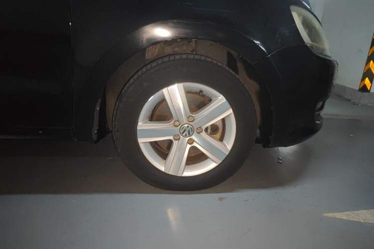 Used Volkswagen Sharan 2012 2.0 TSI Standard Version Euro IV Right Front Wheel Hub
