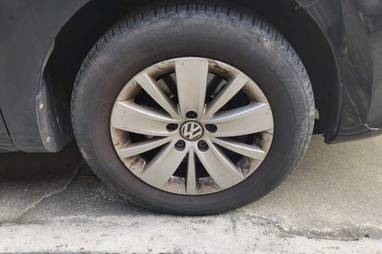 Used Volkswagen Sharan 2012 2.0 TSI Luxury Version Euro IV Right Front Wheel Hub