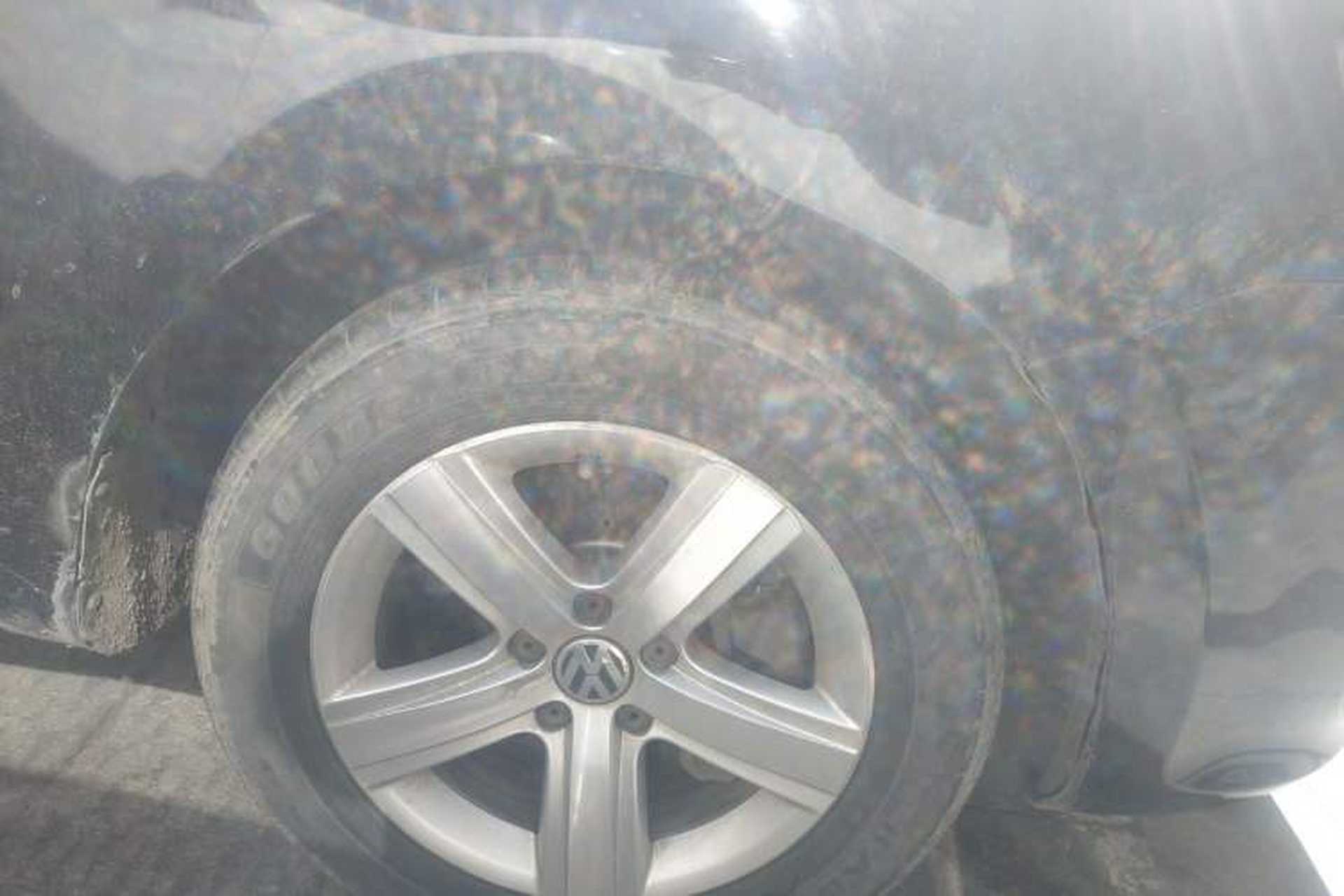 Used Volkswagen Sharan 2012 2.0 TSI Comfort Edition Euro IV Right Front Wheel Hub