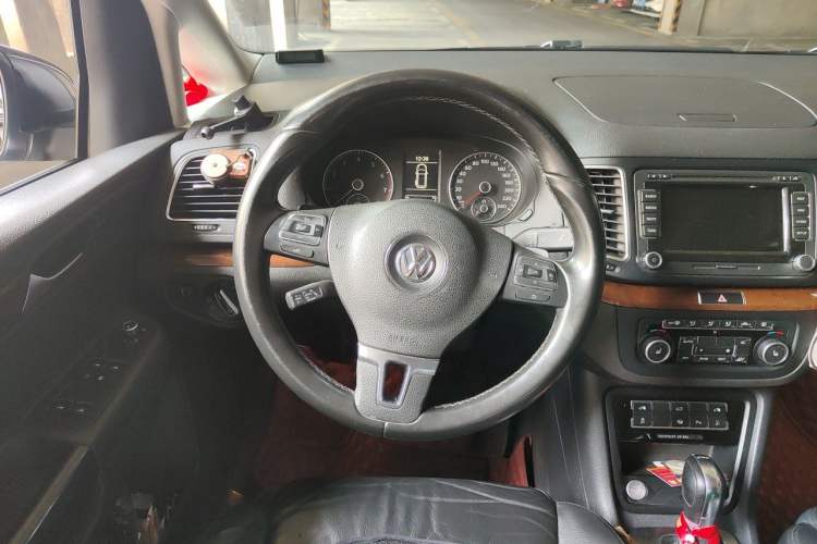 Used Volkswagen Sharan 2012 2.0 TSI Luxury Version Euro IV Steering Wheel
