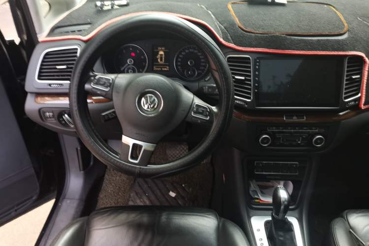Used Volkswagen Sharan 2012 2.0 TSI Luxury Version Euro IV Steering Wheel