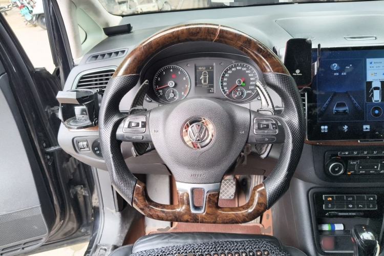 Used Volkswagen Sharan 2012 2.0 TSI Luxury Version Euro IV Steering Wheel