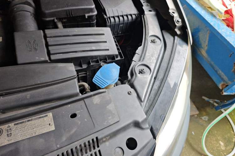 Used Volkswagen Sharan 2012 2.0 TSI Standard Version Euro IV Engine Bay Left