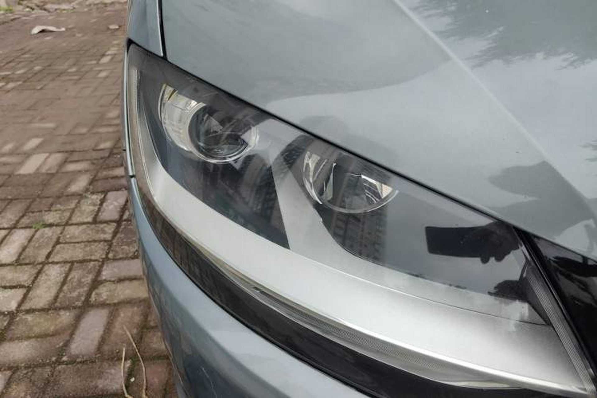Used Volkswagen Sharan 2012 2.0 TSI Standard Version Euro IV Right Front Headlight