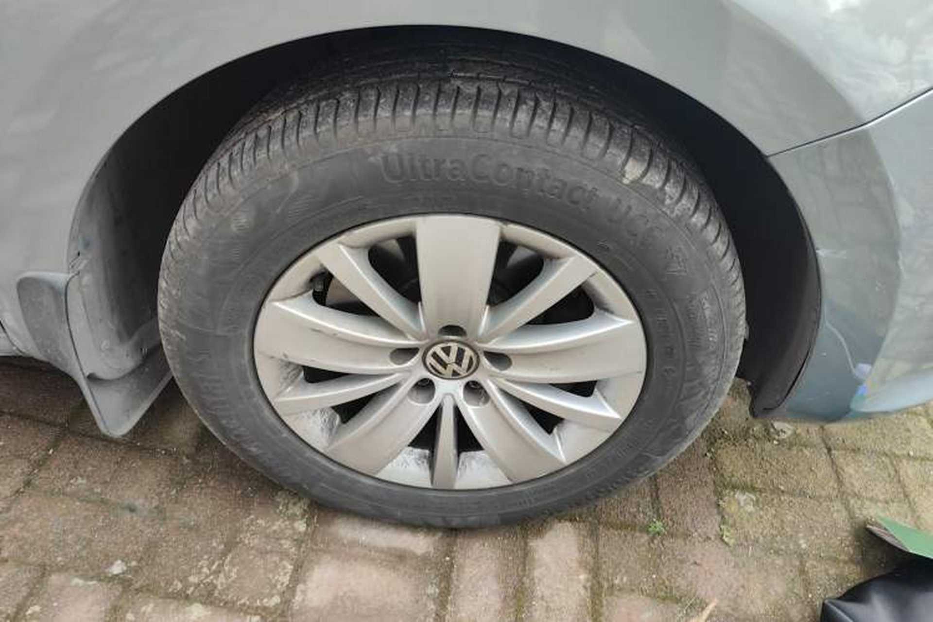 Used Volkswagen Sharan 2012 2.0 TSI Standard Version Euro IV Right Front Wheel Hub
